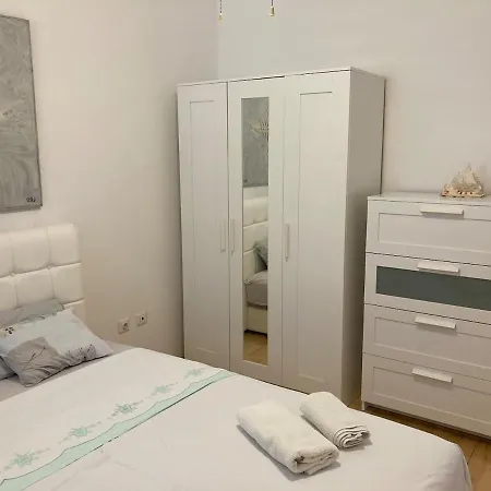 Apartman Apartments By The Sea *