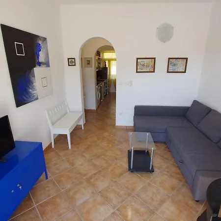 Apartman Apartments By The Sea