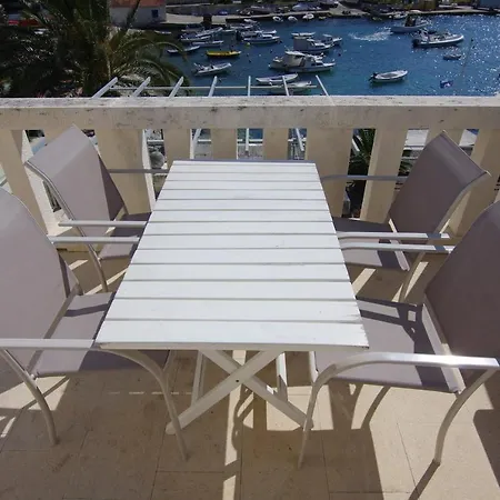 Apartments By The Sea Apartman *