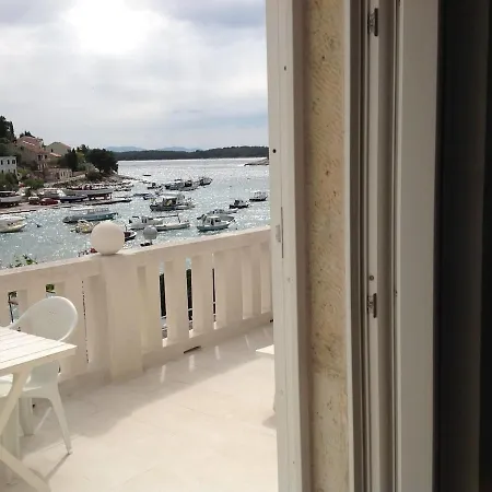 Apartman Apartments By The Sea Hvar Town